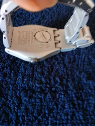 Reloj Swatch Irony Blanco y Plateado