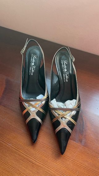 Tacones Piel Negro y Dorado Talla 37