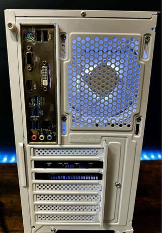 PC da Gaming Ryzen 7 2700 RX 5700 XT 16GB RAM