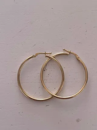 Orecchini a cerchio in oro giallo 18 kt