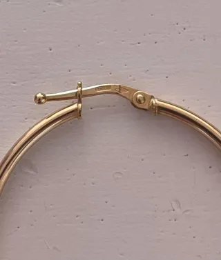 Orecchini a cerchio in oro giallo 18 kt