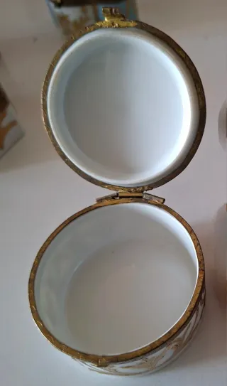 CAJITAS DE PORCELANA PINTADAS A MANO SIGLO XIX