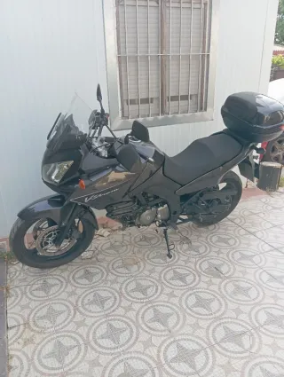 Suzuki V-Strom 650 Adventure Negra/Gris año 2006