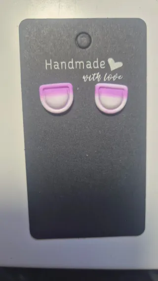 Pendientes arcilla polimérica morado y blanco