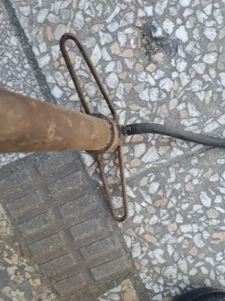 Bomba de aire antigua para moto