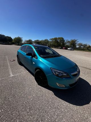 Opel Astra  2011