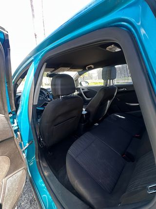 Opel Astra  2011