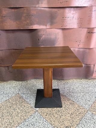 Mesa de restaurante de madera