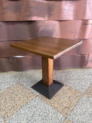 Mesa de restaurante de madera