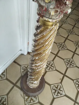 Lámpara de pie antigua dorada y roja altura 120 cm