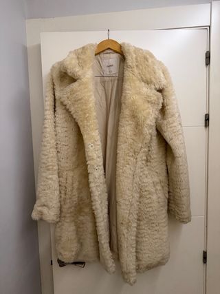 Abrigo pelo sintético beige talla M