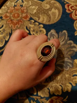Anillo vintage oro grueso rojo, muy elegante