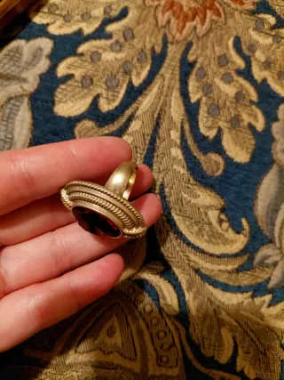 Anillo vintage oro grueso rojo, muy elegante