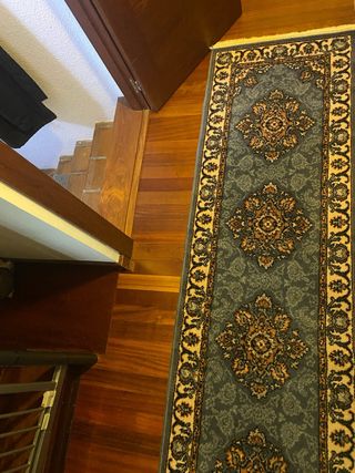 Alfombra de pasillo azul y marrón