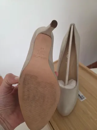 Zapatos de tacón beige talla 41