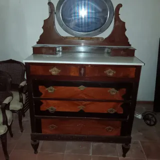 Cómoda antigua de madera y mármol no hago envíos