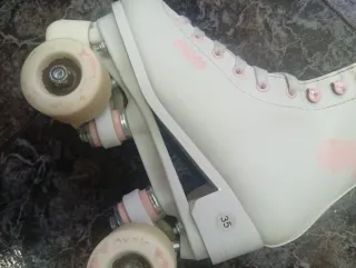 Patines artísticos blancos