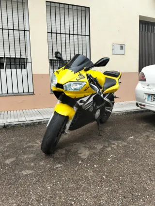 Yamaha R6 Amarilla aceptó cambio por coche