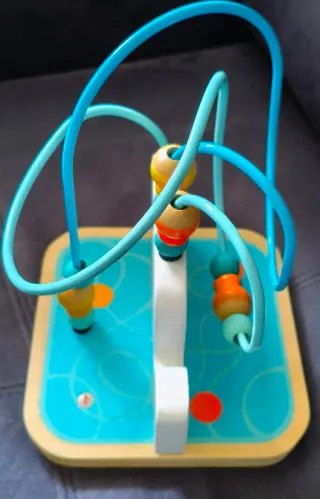 Laberinto de Cuentas de Madera