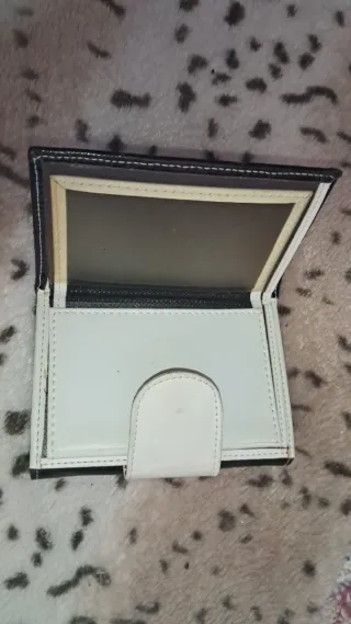 Cartera Tommy Hilfiger Negra y Blanca