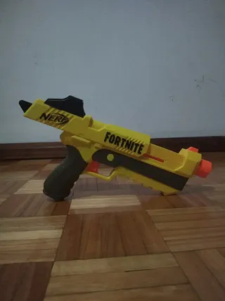 Pistola Nerf Fortnite Amarela