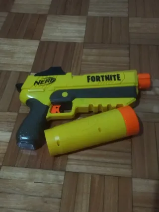 Pistola Nerf Fortnite Amarela