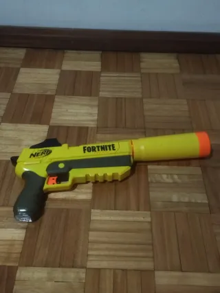 Pistola Nerf Fortnite Amarela