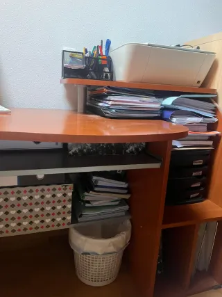 Mesa de oficina de madera (Desmontada)