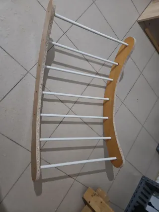 Mecedora de madera y metal