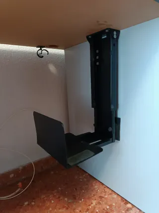 Soporte colgante para CPU