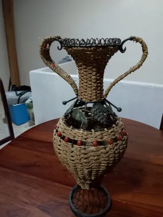 Portaombrelli in metallo e corda intrecciata