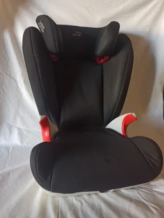 Silla de coche para bebé Britax. RŌMER