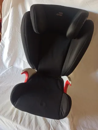 Silla de coche para bebé Britax. RŌMER