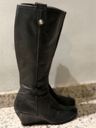 Botas altas piel Hispanitas negras