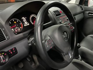 Volkswagen Touran 2012