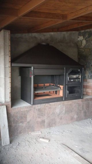 Barbacoa de leña metálica con ruedas B-61