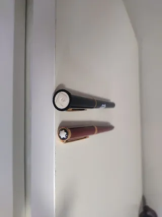 Lote de 2 pluma y boli montblanc y pierre cardin