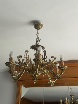 Lampadario dorato in stile vintage