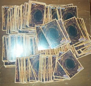 LOTTO 200 CARTE YU-GI-OH!
