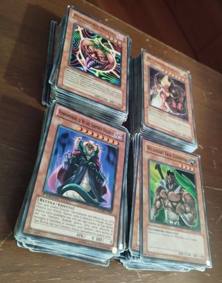 LOTTO 200 CARTE YU-GI-OH!