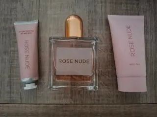 Estuche Rose Nude Perfume y Crema