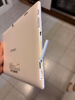 Tablet Lenovo Blanca modelo TB2-X30F