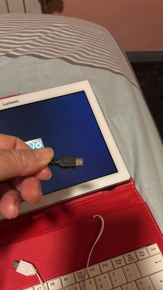 Tablet Lenovo Blanca modelo TB2-X30F