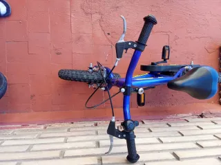 Bicicleta infantil azul ATRACTOR