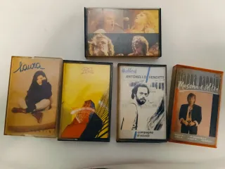 Dieci musicassette vintage