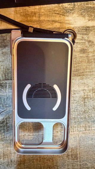 Telesin Master Grip iPhone 17 Pro Max creator comb