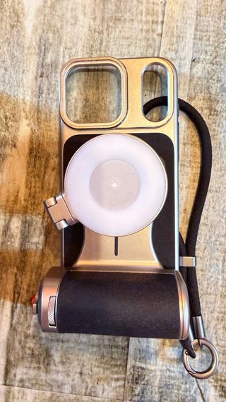 Telesin Master Grip iPhone 17 Pro Max creator comb