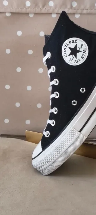 Converse con plataforma color negro número 41