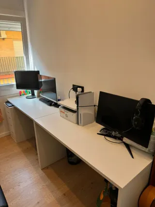 Escritorio blanco de madera,2 unidades por 50€