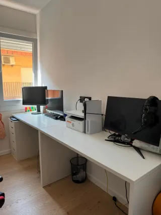 Escritorio blanco de madera,2 unidades por 50€